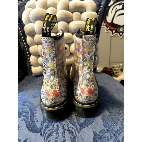 Dr Martens Cream Floral Mash Up 1460 size 8/EU 39 NWOT - Picture 4 of 6